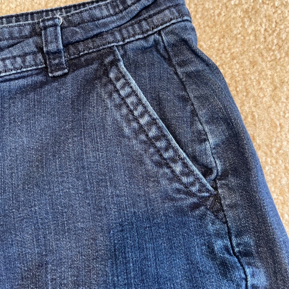 Liz Claiborne Denim Shorts Dark Wash Classic Jean Pockets Blue Size 12 Excellent - Picture 7 of 8